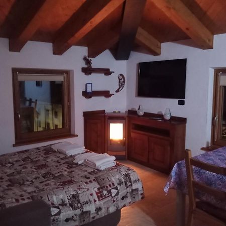 Mansarda Monte Bianco Apartamento La Salle Exterior foto