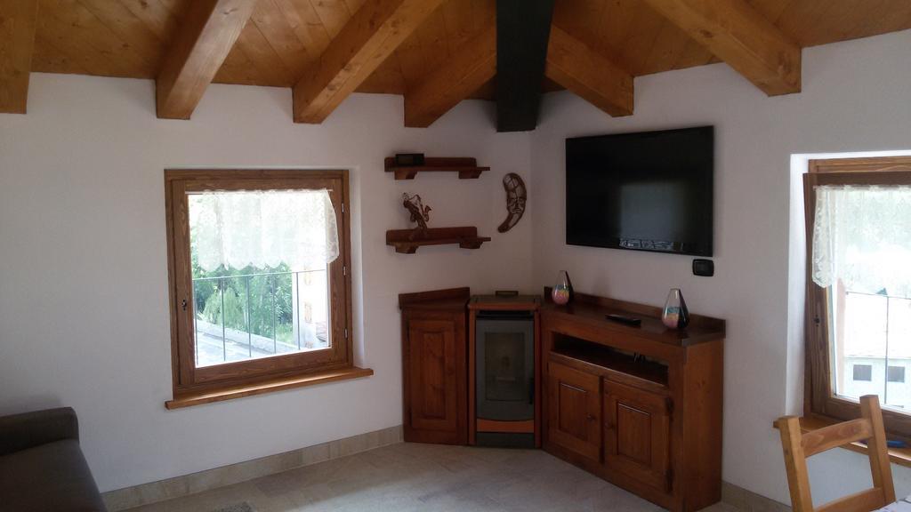 Mansarda Monte Bianco Apartamento La Salle Quarto foto