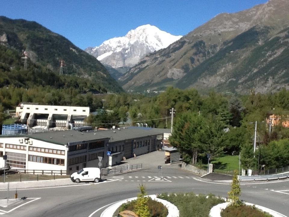 Mansarda Monte Bianco Apartamento La Salle Quarto foto