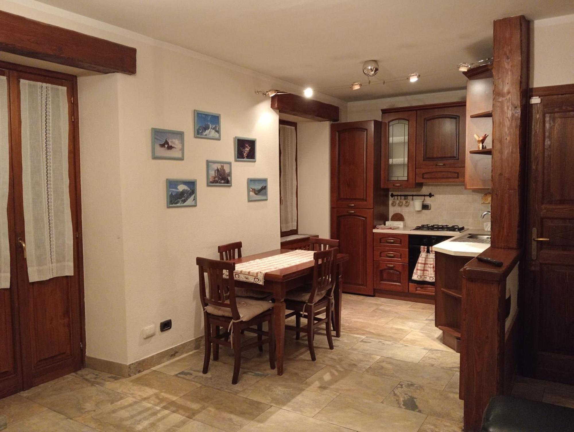Mansarda Monte Bianco Apartamento La Salle Exterior foto